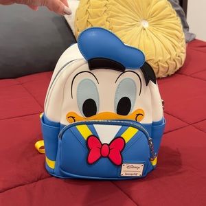 Donald Duck lounge fly